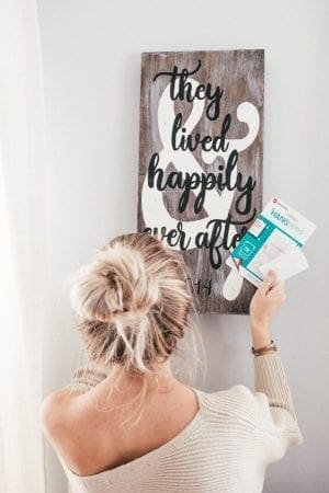 Home Decor Hack: Using VELCROÂ® Brand HANGablesÂ® Wall Fasteners