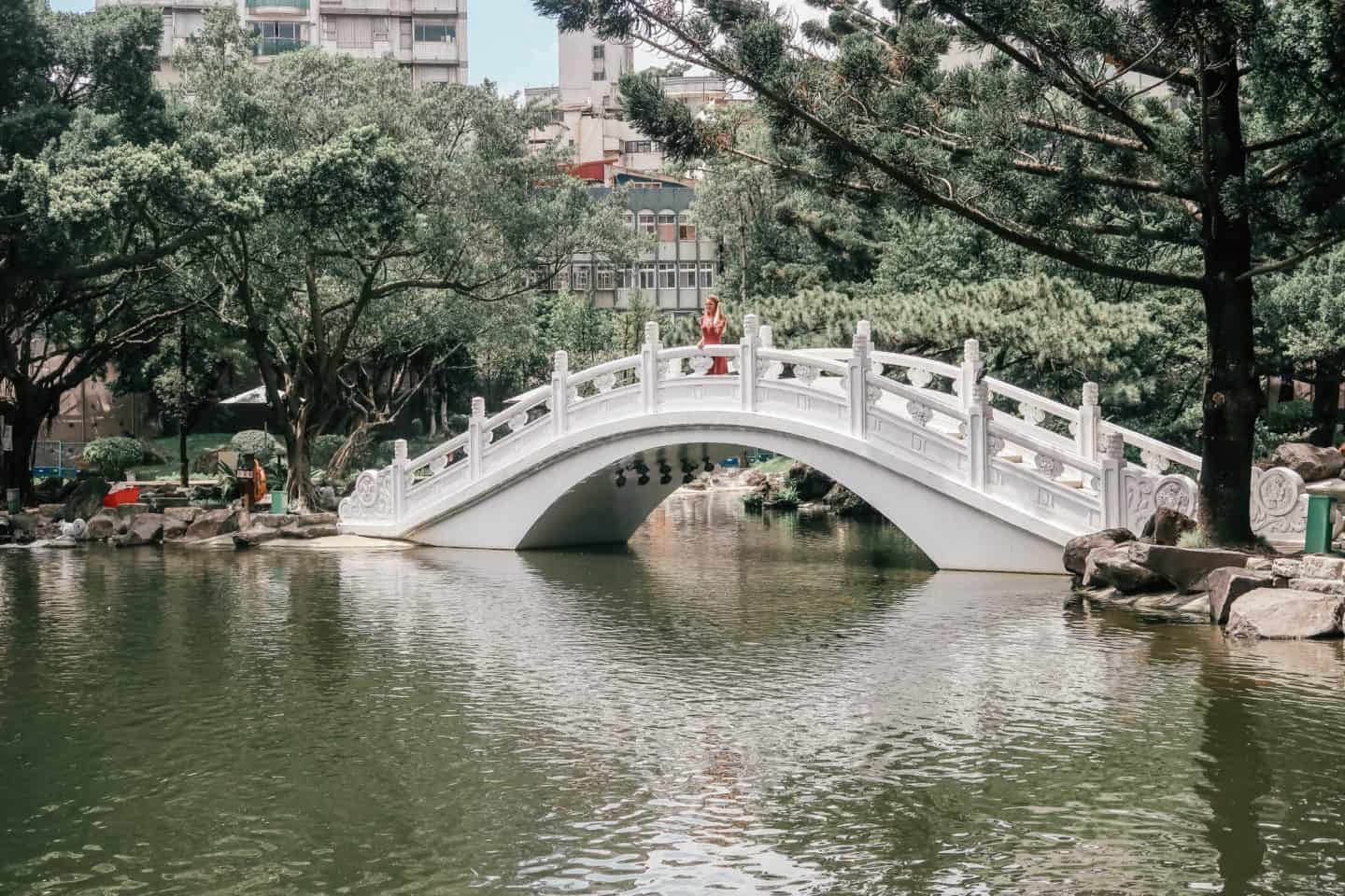 CKS pond bridge weekend in Taipei