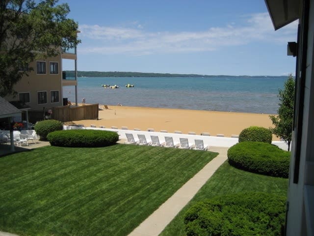 accommodation in traverse city